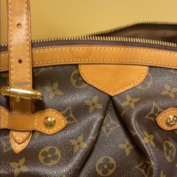 Louis Vuitton Tivoli Handbag GM - Picture 4 of 10